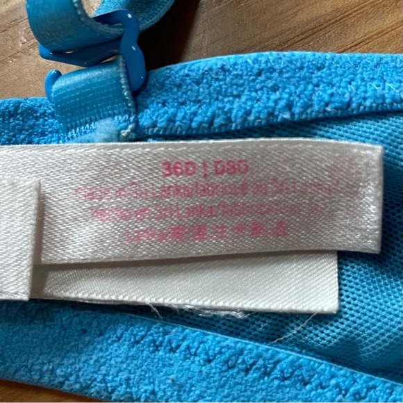 PINK Victoria's Secret Blue Bra with Bold Branding - Picture 5 of 7